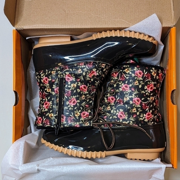 Sporto Bella Waterproof Lace-Up Duck Boot with Zipper Black Floral 9M NIB NWT - Picture 7 of 13